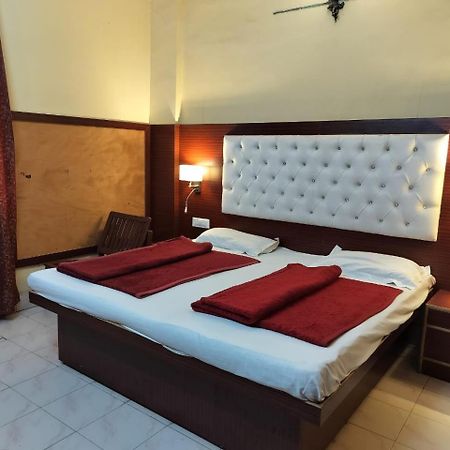 ניו דלהי Hotel Prince Palace מראה חיצוני תמונה
