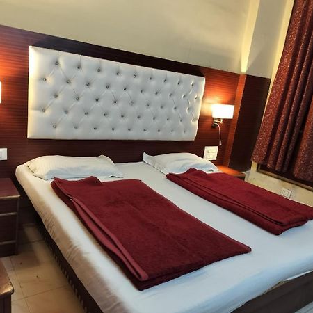 ניו דלהי Hotel Prince Palace מראה חיצוני תמונה