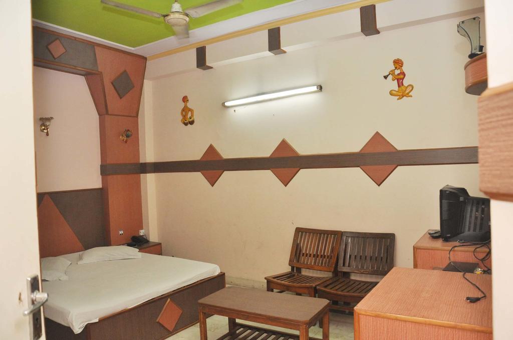 ניו דלהי Hotel Prince Palace מראה חיצוני תמונה