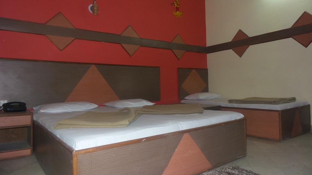 ניו דלהי Hotel Prince Palace מראה חיצוני תמונה